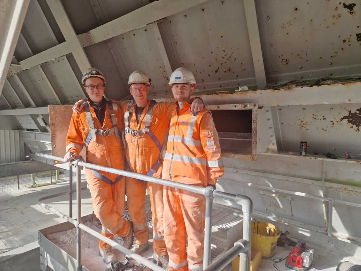 Our thanks to Stephen, Lewis and Reece for the superb installation and spending the week away from home. Our thanks to Stephen, Lewis and Reece for the superb installation and spending the week away from home.