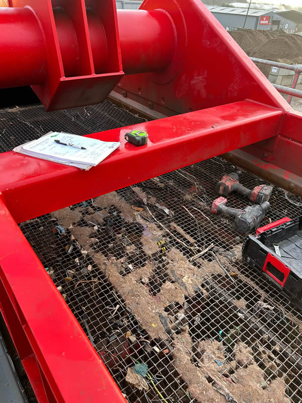 Woven Wire Screen Mesh vs Rubber Screen Mats - Before (1)