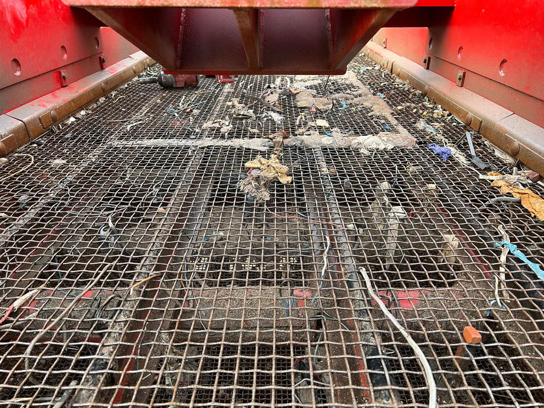 Woven Wire Screen Mesh vs Rubber Screen Mats - Before (4)